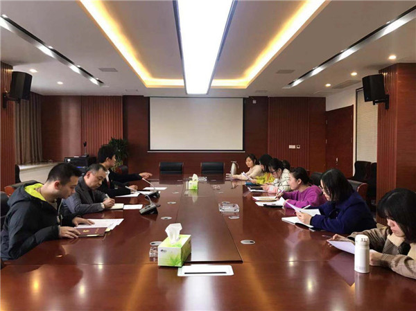 市古鎮(zhèn)公司掀起學(xué)習(xí)黃群、宋月才等四名同志先進(jìn)事跡的熱潮