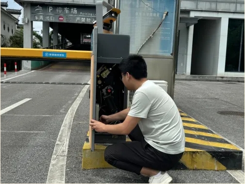 不懼高溫 “熱”力十足！致敬高溫下堅(jiān)守崗位的古鎮(zhèn)工作者（一）
