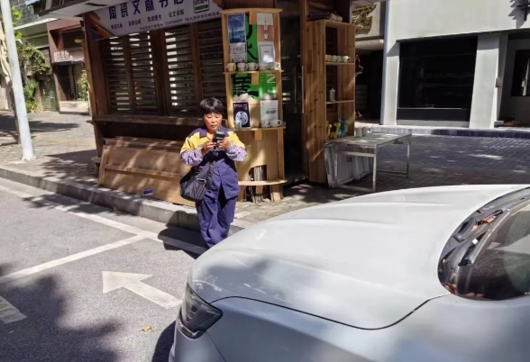 不懼高溫 “熱”力十足！致敬高溫下堅(jiān)守崗位的古鎮(zhèn)工作者（一）